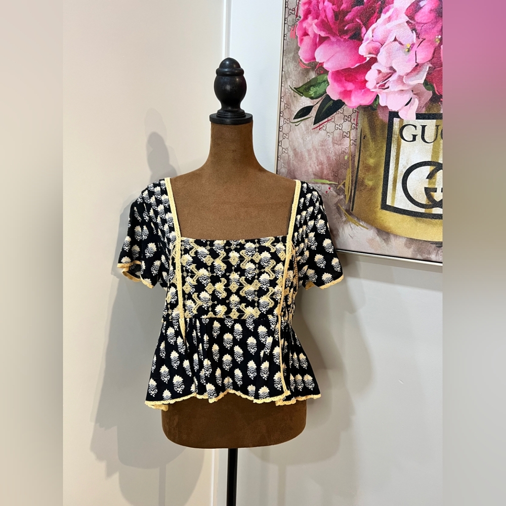 American Eagle Smocked Peplum Blouse – Black/Yellow Floral